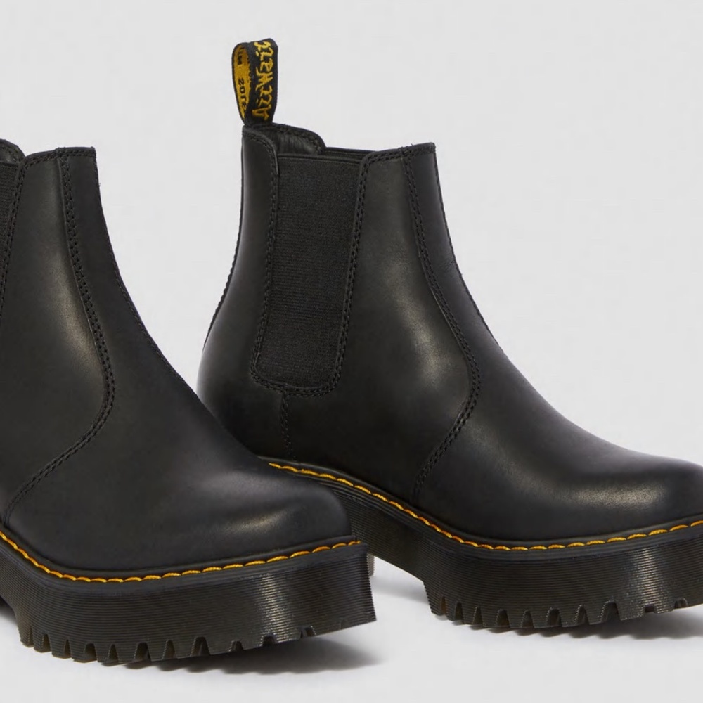 LIKE NEW~ Dr. Martens Women's Rometty Fashion Boot, Black Burnished Wyoming, 9